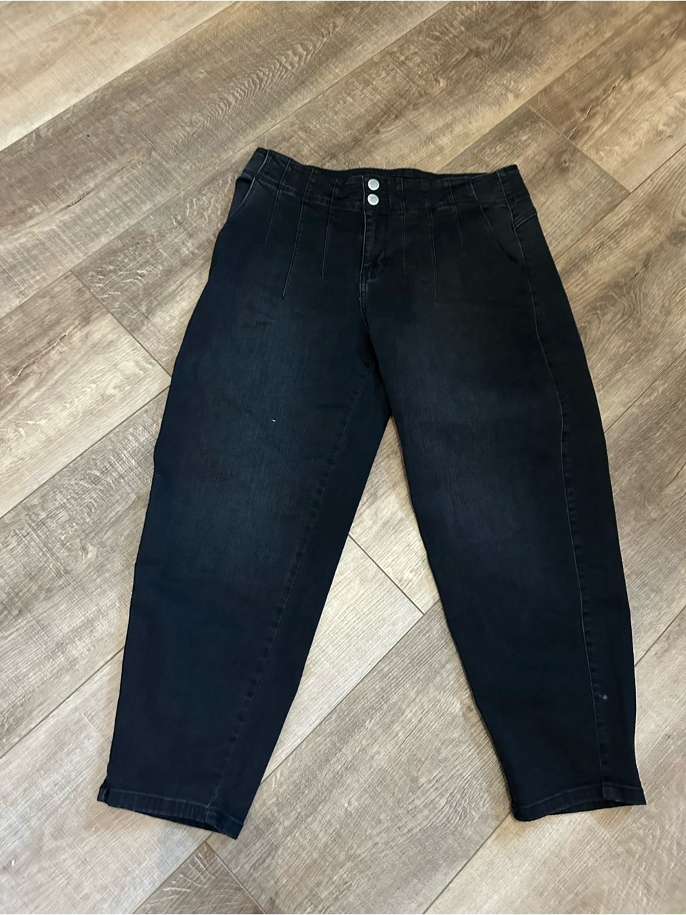 Vintage High-Rise Black Women’s Jeans 36 waist Muzano